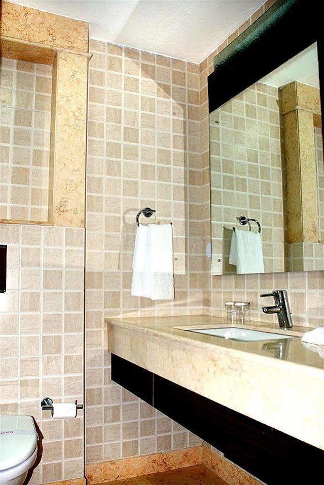 Jht Hotels New Delhi Eksteriør bilde
